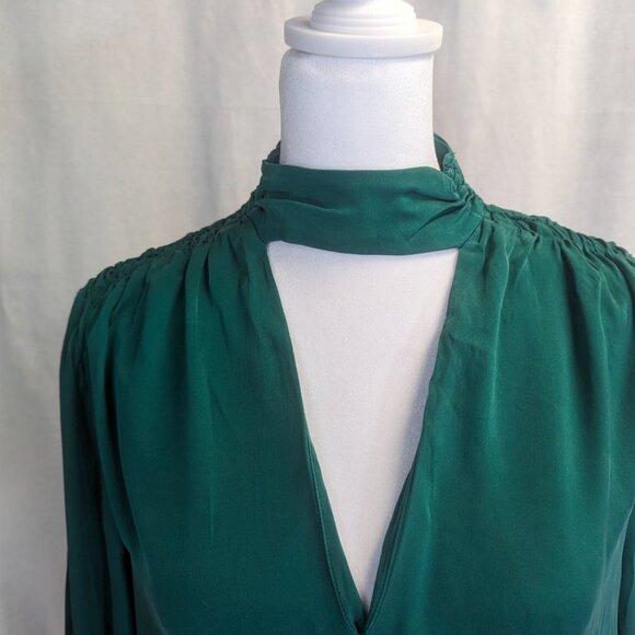 Intermix Size 2 100% Silk Green Blouse - Picture 2 of 15